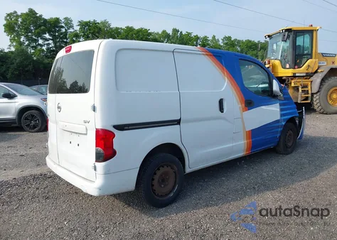 2015 Nissan Nv200 Sv z USA, uszkodzony, nr VIN 3N6CM0KNXFK723332